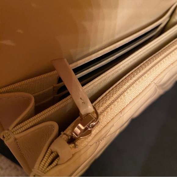 🪴 NIB CHANEL mini bag crossbody clutch gold yellow pending cc - Picture 5 of 11